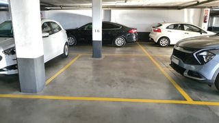 Aparcament cotxe a Avinguda Generalitat de Catalunya