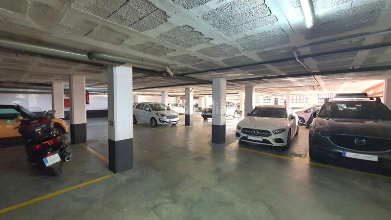 Foto b4e7d6f0-dd0f-46d6-8e7f-183521ea6eac. Aparcament cotxe a Centre Sant Just Desvern