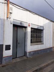 Rent Industrial building  Carrer de caresmar