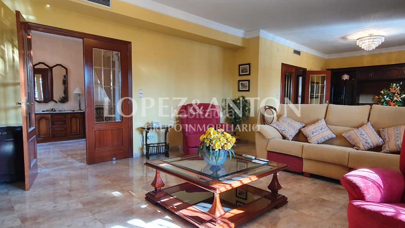 Foto a4a24733-ac13-4257-8933-7035da1ef054. Chalet mit heizung parking pool in Entrepinos Eliana (l´)