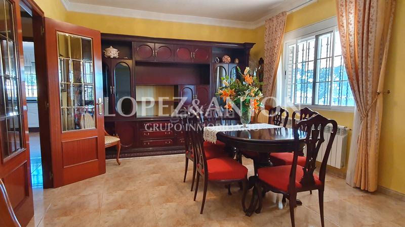 Foto 1a9356e2-e495-4cb4-8611-f21296189ea0. Chalet avec chauffage parking piscine dans Entrepinos Eliana (l´)