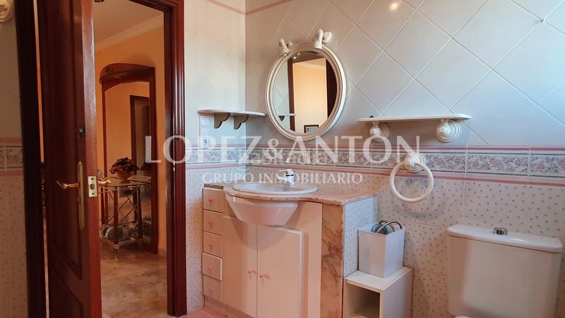 Foto 391a5666-2912-43b7-b5d6-c20148cff0df. Chalet con riscaldamento parcheggio piscina in Entrepinos Eliana (l´)