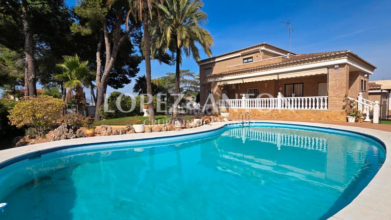 Foto 51afe4a9-8b84-4608-b942-7cc06c41aecc. Chalet con riscaldamento parcheggio piscina in Entrepinos Eliana (l´)