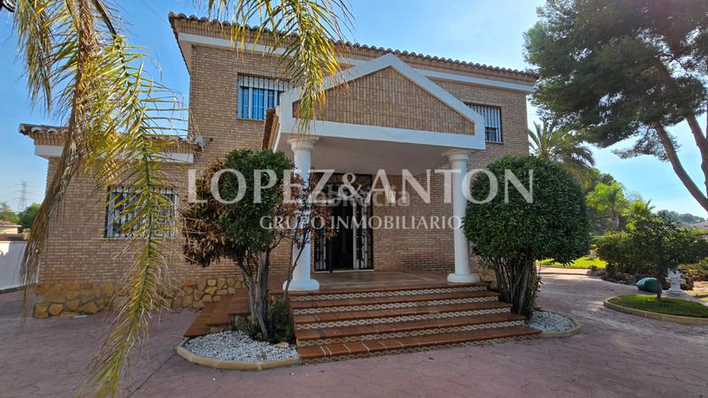 Foto 55a2e14c-b4b8-4c29-bd34-53052703ef3c. Chalet con riscaldamento parcheggio piscina in Entrepinos Eliana (l´)