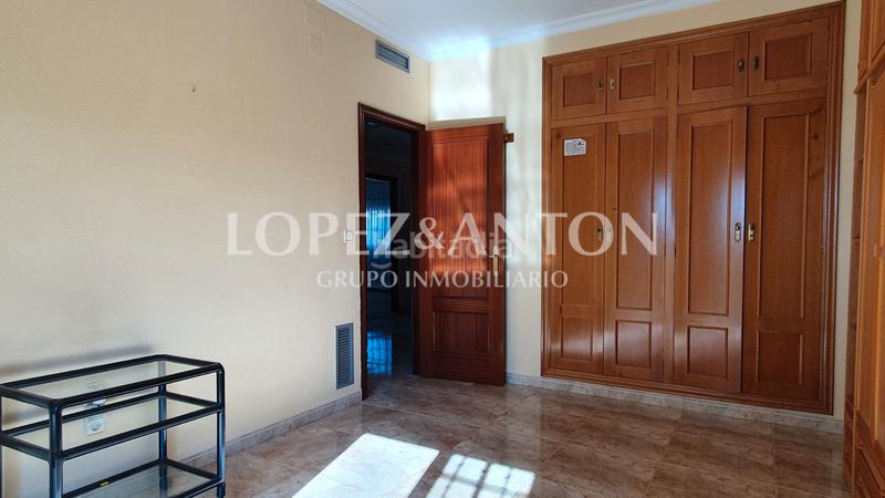 Foto 6ef37141-a64a-4d27-97ab-21d568ead6cd. Chalet con riscaldamento parcheggio piscina in Entrepinos Eliana (l´)