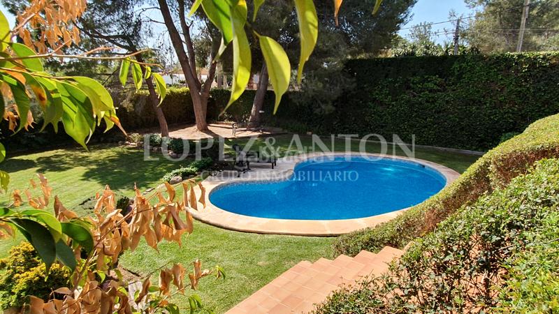 Foto 3414ea18-ece0-4dee-bfea-07026f3ed7cc. Xalet amb calefacció aparcament piscina a Montealegre Eliana (l´)