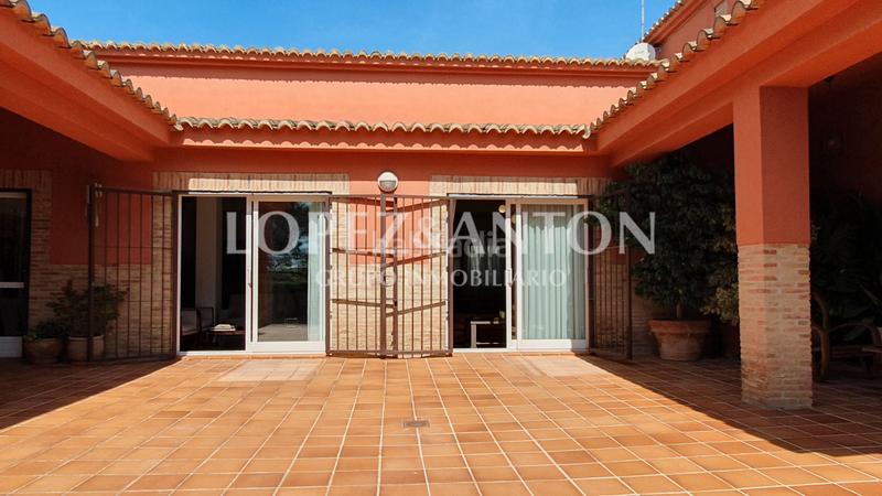 Foto 3488b38d-54a3-4b16-8f93-d4ea957ee0a2. Xalet amb calefacció aparcament piscina a Montealegre Eliana (l´)