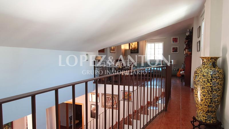 Foto d8426da4-5751-4685-9a59-44bf7dfcbf22. Xalet amb calefacció aparcament piscina a Montealegre Eliana (l´)