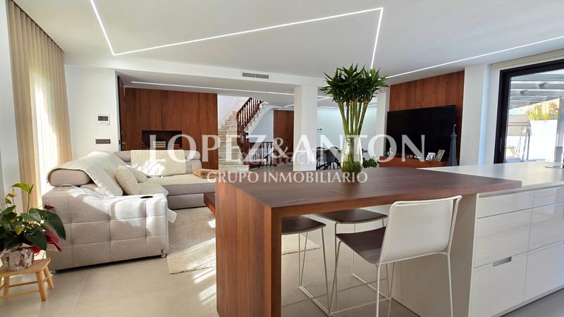 Foto fb86f5bf-8b7e-483d-9f0d-f84d1dd87737. Chalet en El Paraíso-Los Almendros Eliana (l´)