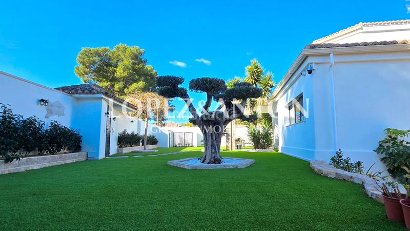 Foto 421dbfb4-cdae-4ab2-9c74-46bf6e585553. Chalet con riscaldamento parcheggio piscina in El Paraíso-Los Almendros Eliana (l´)