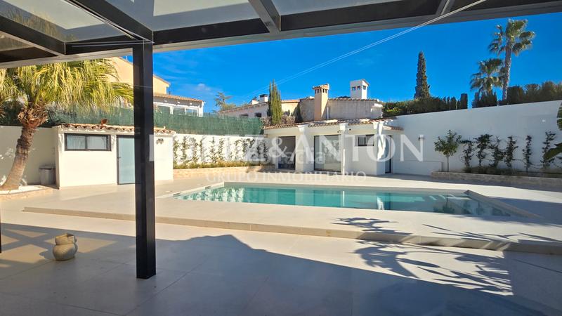 Foto 4d6dcf0c-a048-4f83-80ee-585ad1c0d55f. Chalet con riscaldamento parcheggio piscina in El Paraíso-Los Almendros Eliana (l´)