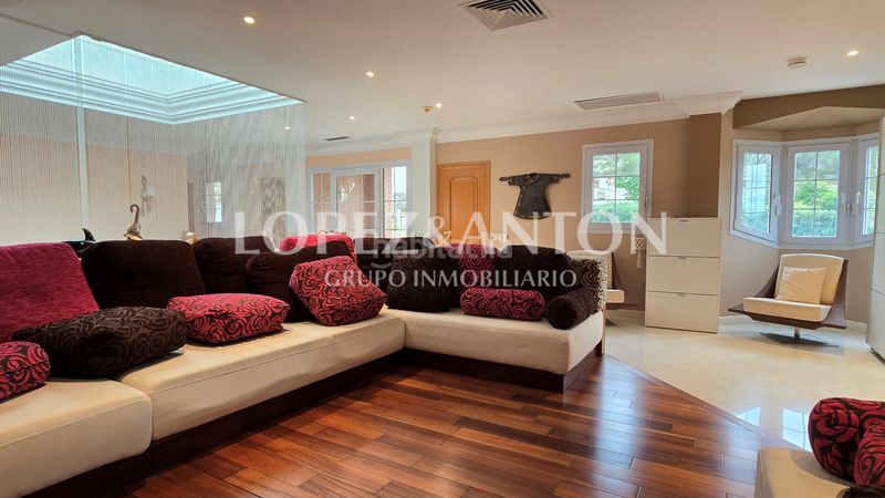 Foto 0d2323d7-9fa6-404d-8b79-c08adb31e184. Chalet with fireplace parking pool in Benaguasil