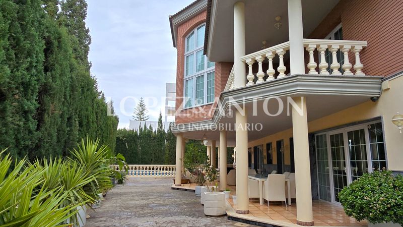 Foto 290c803b-6573-453e-8519-7fee0f73697c. Chalet with fireplace parking pool in Benaguasil