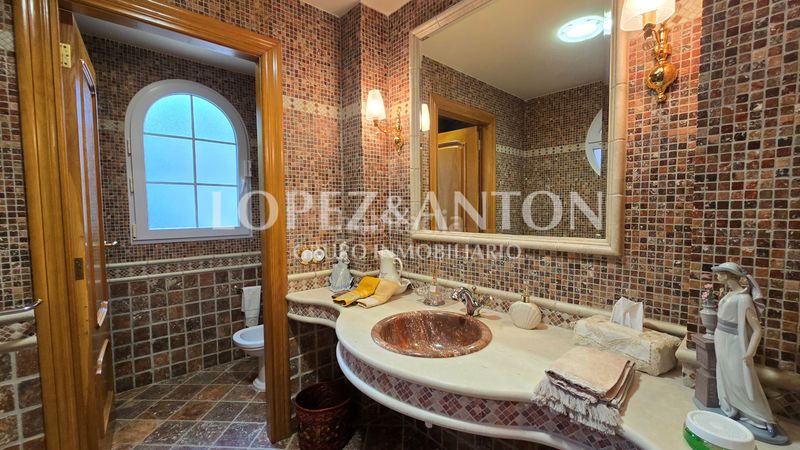 Foto 495bdeb5-63dd-46c9-83e6-451ddec4ede1. Chalet with fireplace parking pool in Benaguasil