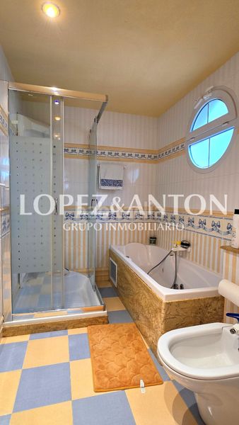 Foto 4f28e4d4-b6dd-47b2-a784-12c9815405ac. Chalet with fireplace parking pool in Benaguasil