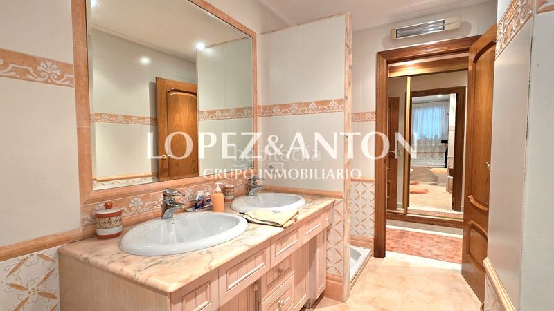Foto 549e86a0-7e8e-4f5c-a175-807c06a4c092. Chalet with fireplace parking pool in Benaguasil