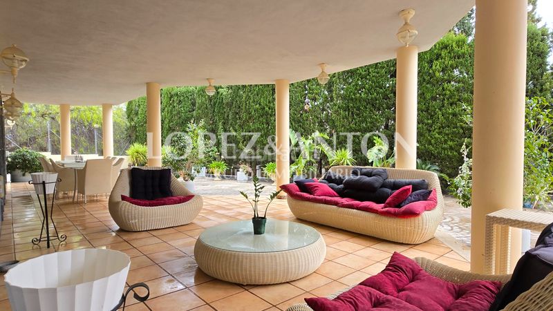 Foto 561126b3-d20d-4091-ae74-3e5dad2a570e. Chalet with fireplace parking pool in Benaguasil