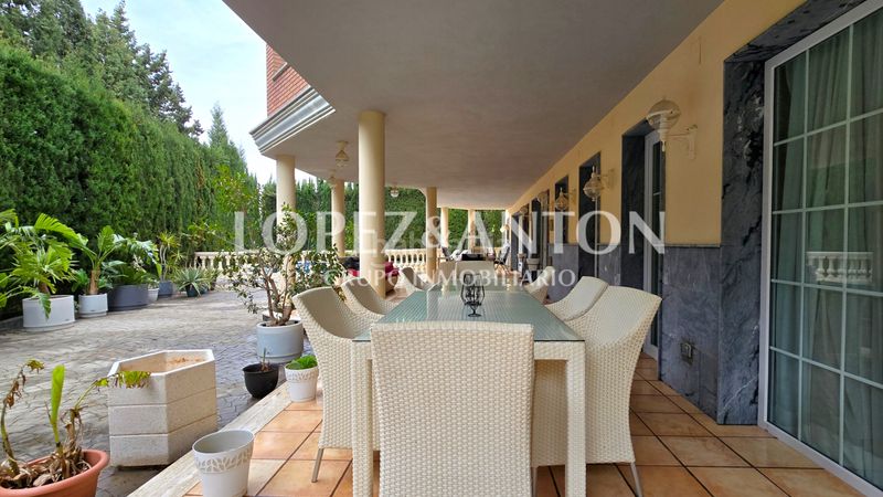 Foto 56f88ebf-8b77-4007-bff5-f988847a00ff. Chalet with fireplace parking pool in Benaguasil