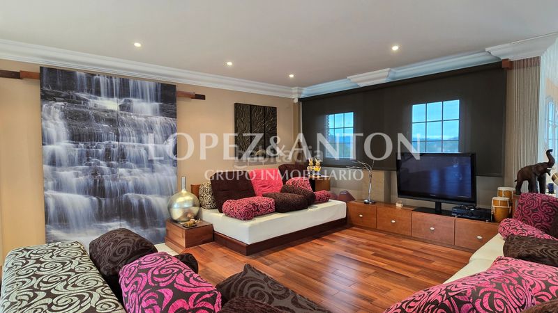 Foto c4ecb389-3145-4e2f-8988-27a611abca07. Chalet with fireplace parking pool in Benaguasil