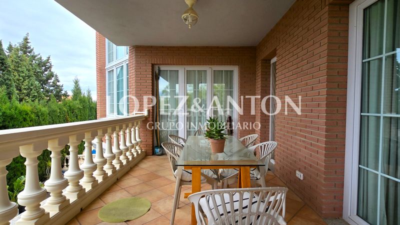 Foto d18a0121-36fd-48b1-aa4e-be561e7f442f. Chalet with fireplace parking pool in Benaguasil