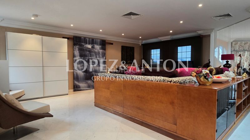 Foto d2463891-38ab-40df-8e9a-188bfd546a41. Chalet with fireplace parking pool in Benaguasil