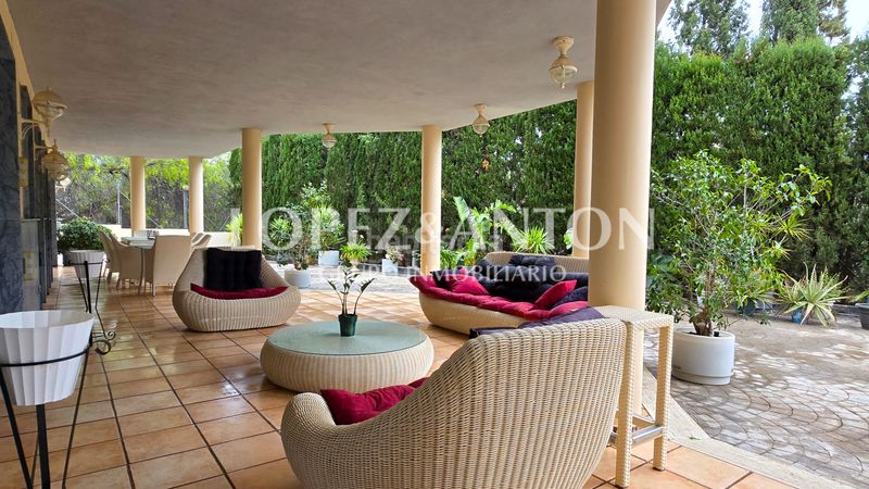 Foto dd80b009-859b-4936-88f4-2cf7639e60a7. Chalet with fireplace parking pool in Benaguasil