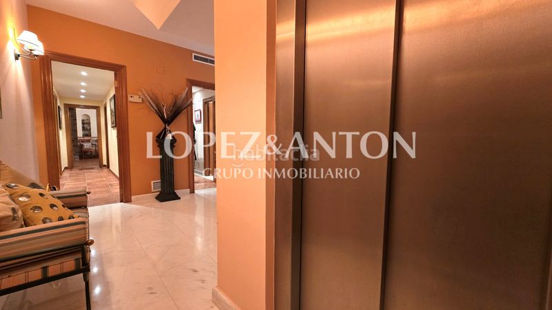 Foto ead2fd5f-e6e2-4f37-acc2-d956db68c93f. Chalet with fireplace parking pool in Benaguasil