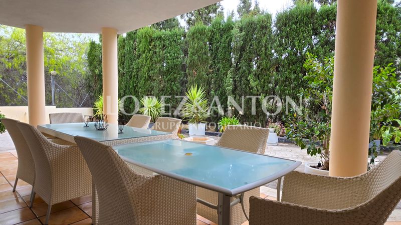 Foto fd63fd1a-726b-4205-9283-9216a342183e. Chalet with fireplace parking pool in Benaguasil