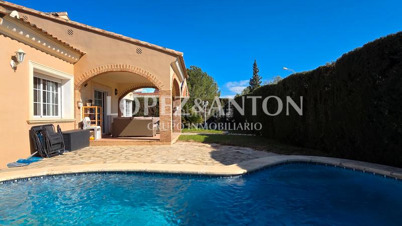 Foto 0ebfc325-95a9-4354-9d2e-19a8dd728613. Chalet avec cheminée chauffage parking piscine dans Eliana (l´)