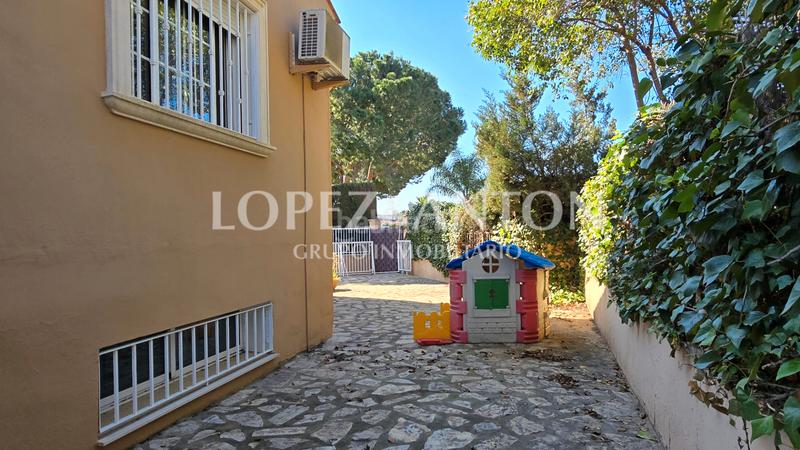 Foto 83029639-e75e-4a96-8e81-2f283b252ad5. Chalet con camino riscaldamento parcheggio piscina in Eliana (l´)