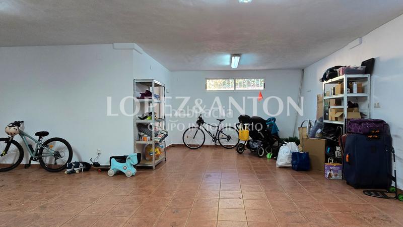 Foto e8ffe55f-8789-47eb-a685-5306f9653af4. Chalet con camino riscaldamento parcheggio piscina in Eliana (l´)