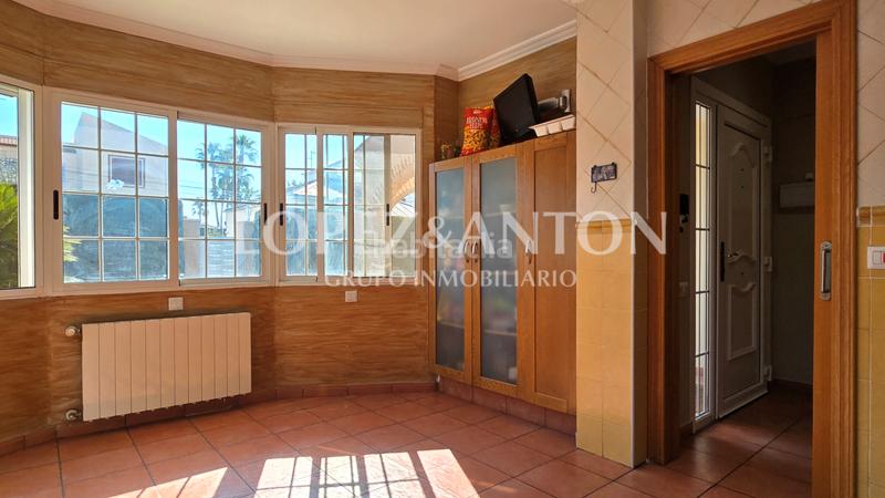 Foto 185f1e48-18d8-45b1-bbf5-ca2e37b3c6d8. Xalet amb xemeneia calefacció aparcament piscina a Eliana (l´)