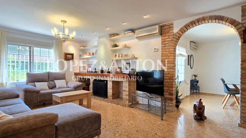 Foto 4e64cb36-ffc3-4907-9b6a-d0c740c3781a. Chalet avec cheminée chauffage parking piscine dans Eliana (l´)