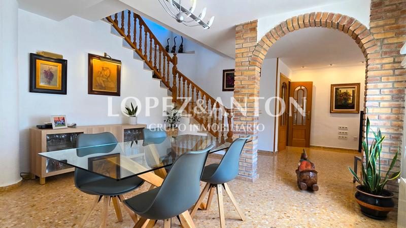 Foto 67ce8bae-5e93-46a6-ad6d-f4580b1e664d. Chalet avec cheminée chauffage parking piscine dans Eliana (l´)