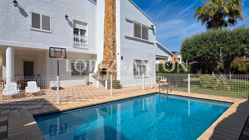 Foto 81238a03-fd9c-4331-ba0a-6b2af9495181. Chalet avec cheminée chauffage parking piscine dans Eliana (l´)