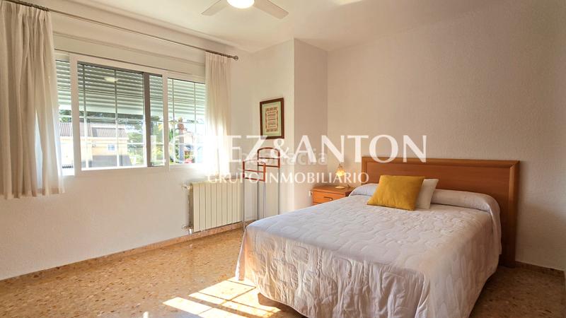 Foto 13ac6c64-e36d-4a03-8807-b172c14793d7. Chalet con camino riscaldamento parcheggio piscina in Eliana (l´)