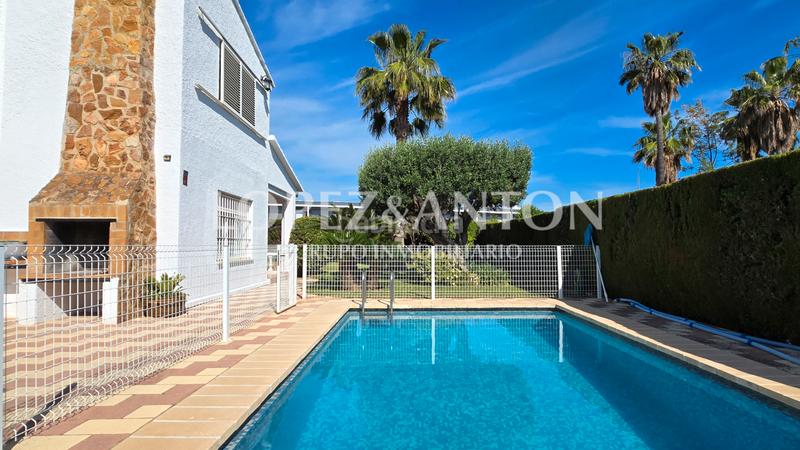 Foto 2e4d55cb-5ab4-4ad7-8bbb-1ba70bb9f8b9. Chalet con camino riscaldamento parcheggio piscina in Eliana (l´)