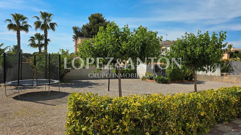 Foto 91b6bd30-2e4f-4c96-a887-8a8fad74b2f0. Chalet con camino riscaldamento parcheggio piscina in Eliana (l´)