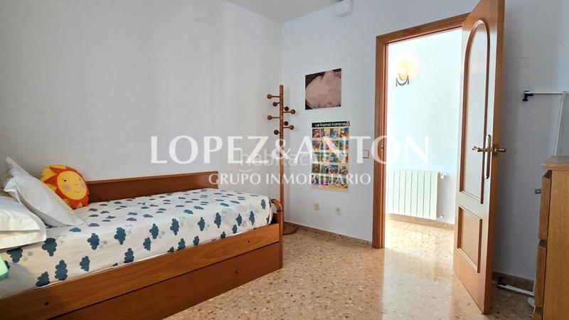 Foto aa9e7519-6f42-40a9-9f5c-16d9fec2a981. Chalet con camino riscaldamento parcheggio piscina in Eliana (l´)