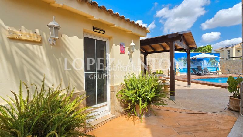 Foto 19114f45-e447-4817-9519-a9dd58973f8c. Chalet with heating parking pool in Montealegre Eliana (l´)