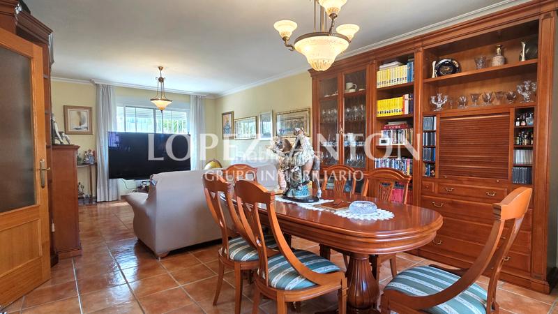 Foto 6e8f93f8-bbb4-40e4-afb3-8c2397d21d7a. Chalet en Montealegre Eliana (l´)