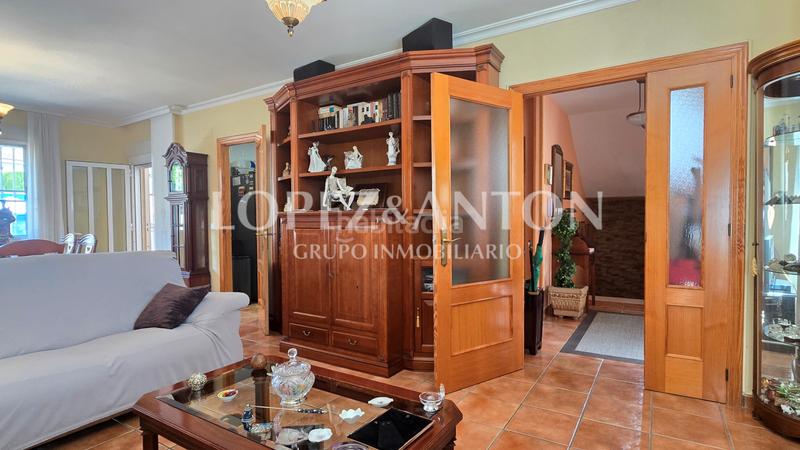 Foto 225c98b2-2650-446b-bf5d-7ad2fcf65191. Chalet con riscaldamento parcheggio piscina in Montealegre Eliana (l´)