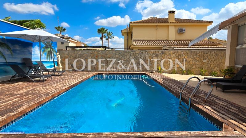 Foto 589cbc64-2d89-40b4-a238-941cd7120a8f. Chalet con riscaldamento parcheggio piscina in Montealegre Eliana (l´)