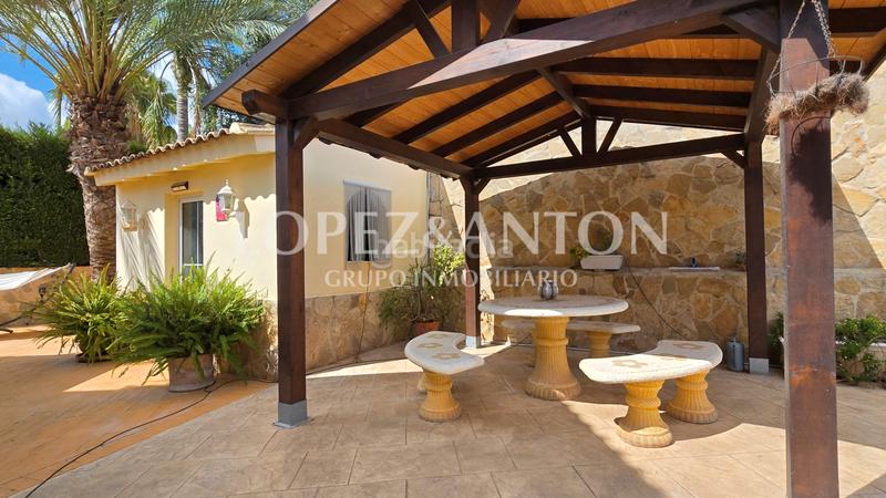 Foto 5eb45f23-ed51-4bb6-a82b-e698e80f71a4. Chalet con riscaldamento parcheggio piscina in Montealegre Eliana (l´)