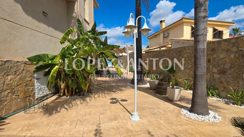 Foto 5dffe498-7479-4ea5-b4db-6e7b706a9f63. Xalet amb calefacció aparcament piscina a Montealegre Eliana (l´)