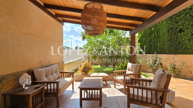 Foto fe8d3039-c7e7-438d-8e55-25f6a8b74246. Xalet amb calefacció aparcament piscina a Montealegre Eliana (l´)