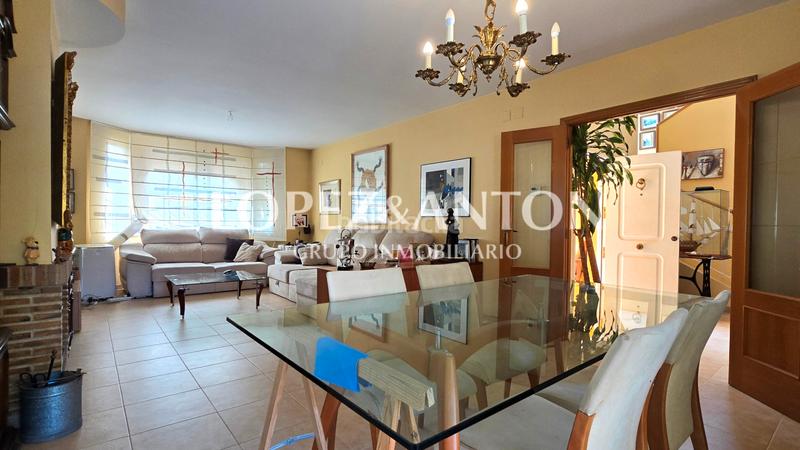 Foto 0f25f5df-e11b-4e0e-99a2-4c70fa1c7dc4. Xalet amb xemeneia calefacció aparcament piscina a Eliana (l´)