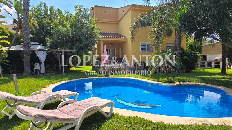 Foto 1f0d7b35-0fc9-4ef2-bfa3-f15f024412fb. Xalet amb xemeneia calefacció aparcament piscina a Eliana (l´)