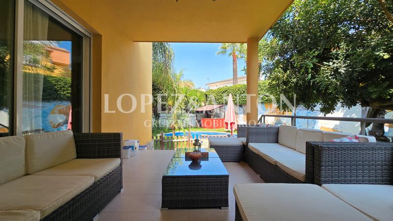 Foto 2a2934f2-c50b-48f6-b3b6-62cbb2e6280d. Xalet amb xemeneia calefacció aparcament piscina a Eliana (l´)