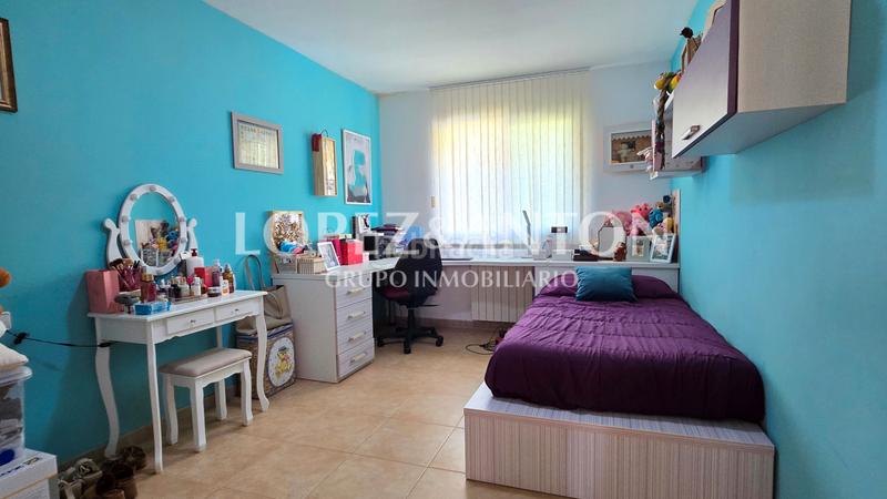 Foto 4e10b662-eaae-48c6-8ce6-3a26e2c25d0c. Xalet amb xemeneia calefacció aparcament piscina a Eliana (l´)